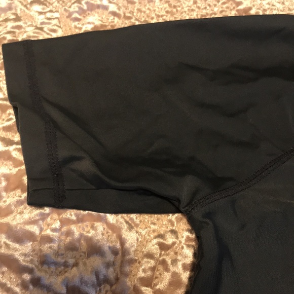 Gap Rashguard - Picture 5 of 6